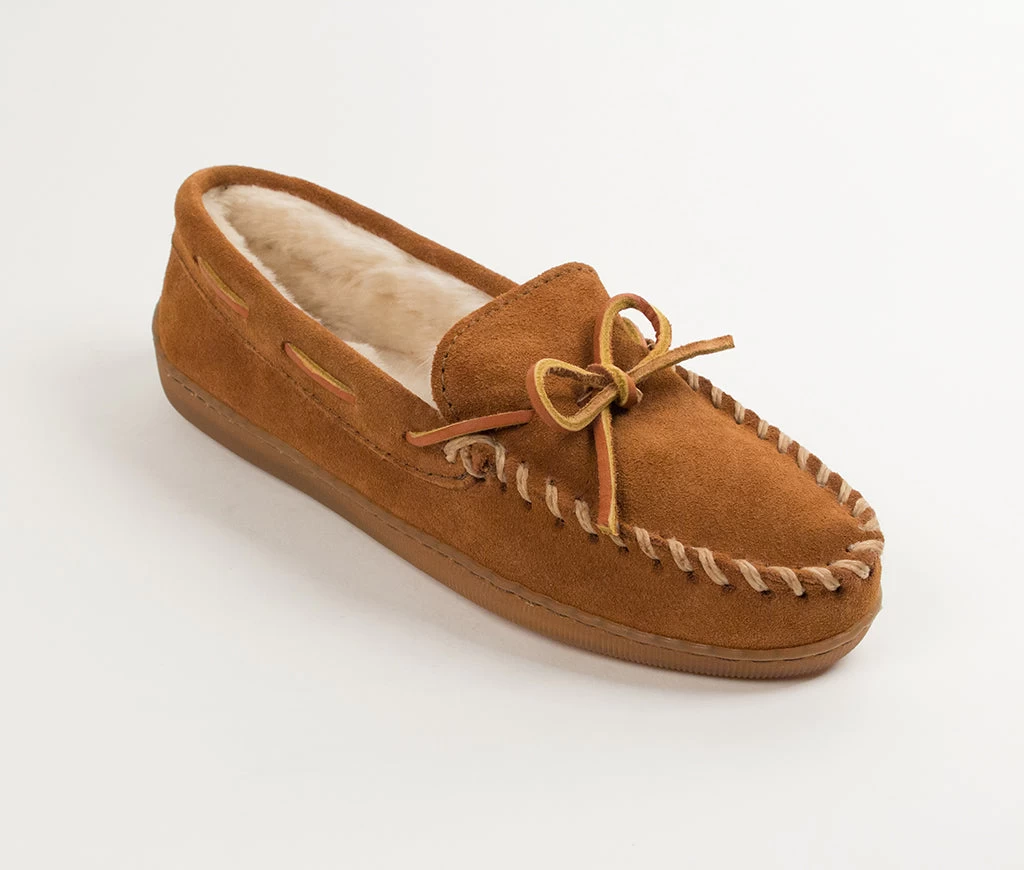 'Minnetonka' Men's Pile Lined Hardsole Moc Slipper - Brown (Ext. Sizes)